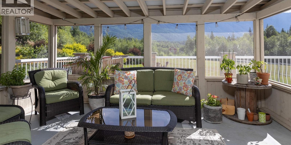 1920 LAUREL STREET Terrace Photo 19 1920 LAUREL STREET Terrace Photo 19